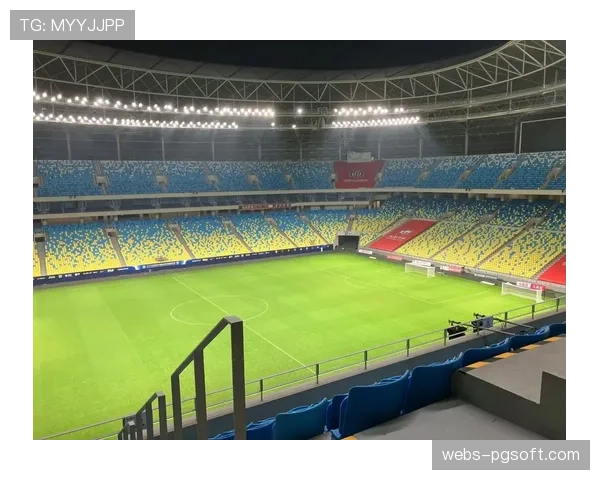 【2026年4月中超联赛·筹办·场馆成都凤凰山专业足球场扩建完成，新增座位五千个